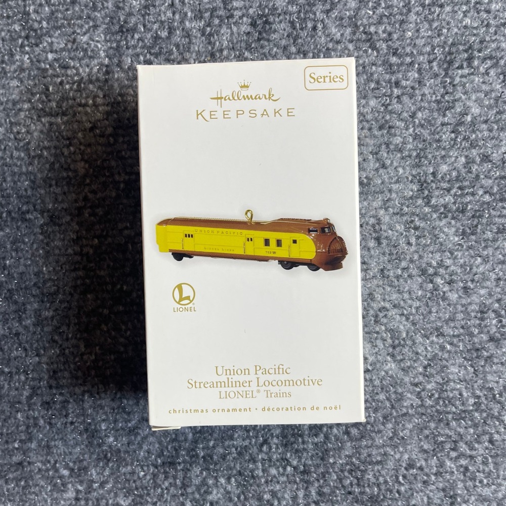 Hallmark Keepsake 2010 Lionel Union Pacific Streamliner Ornament QX8626